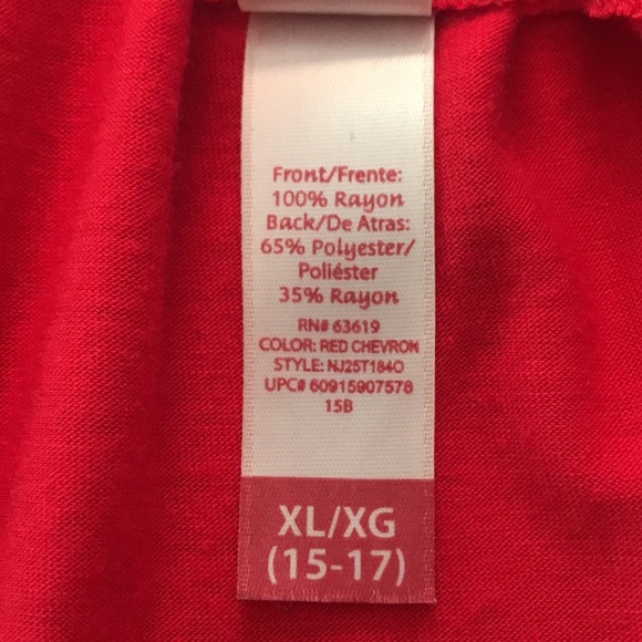 💥SALE💥 🔴2/$10 No Boundaries Juniors Red Chevron Print Tank Top - Picture 6 of 7